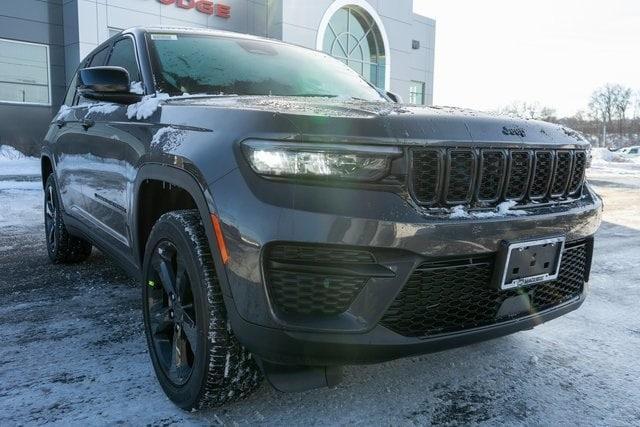 new 2025 Jeep Grand Cherokee car, priced at $42,499