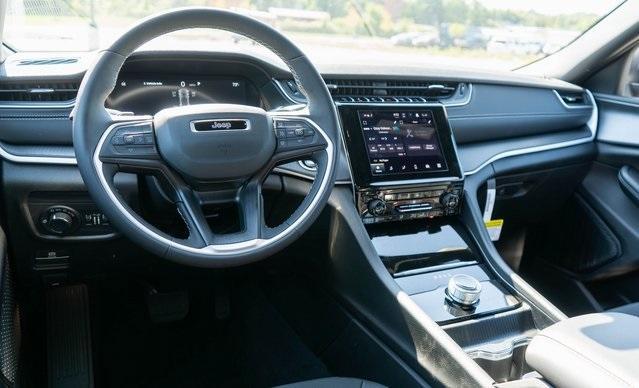 new 2025 Jeep Grand Cherokee car, priced at $38,749