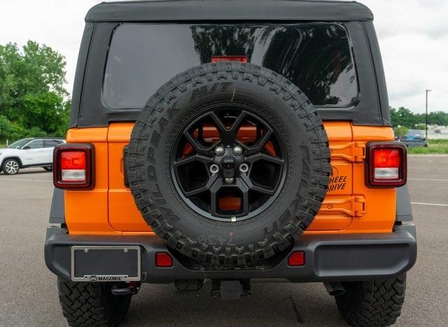 new 2025 Jeep Wrangler car, priced at $42,587