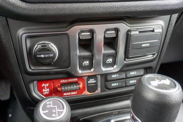 new 2025 Jeep Wrangler car, priced at $42,587