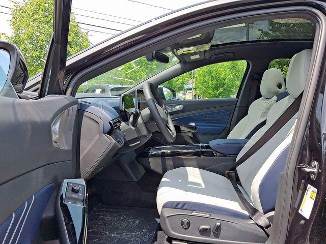 new 2025 Volkswagen ID.4 car, priced at $45,740