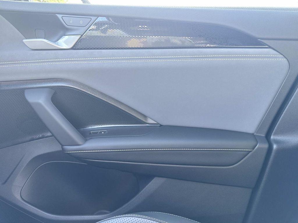 new 2025 Volkswagen Tiguan car, priced at $38,570