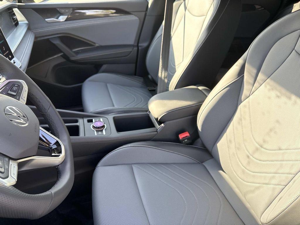 new 2025 Volkswagen Tiguan car, priced at $38,570