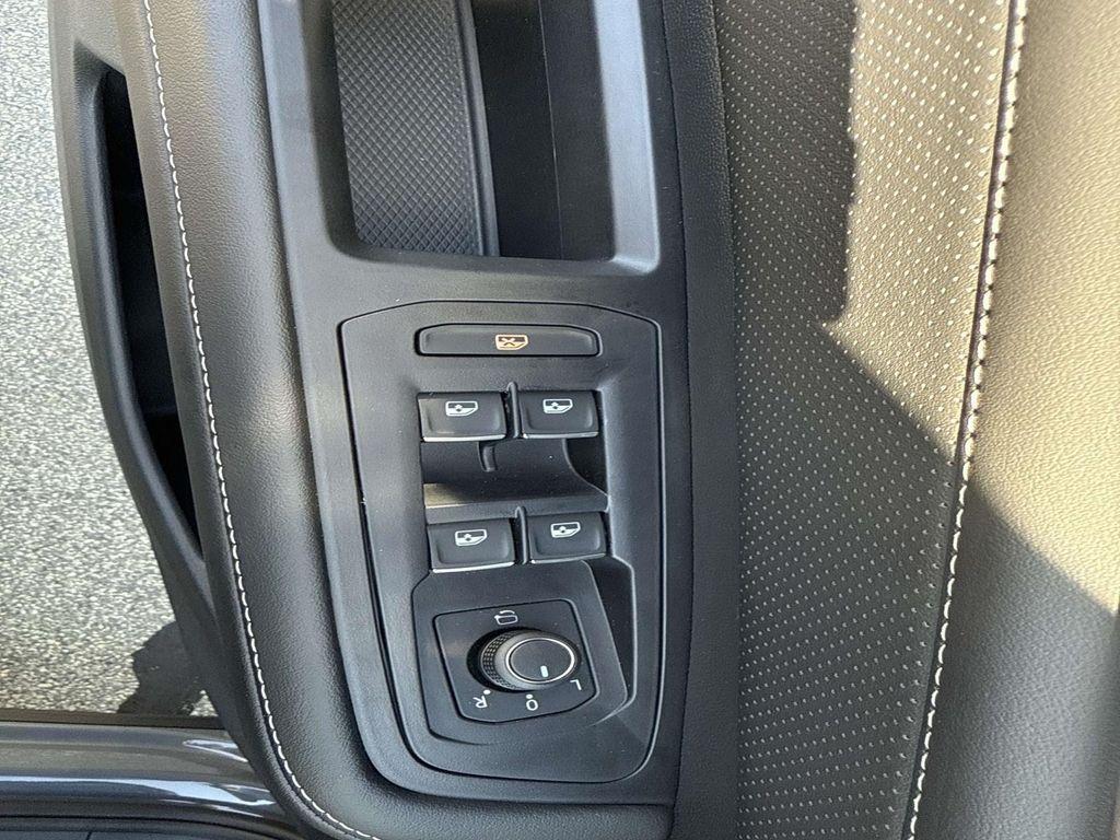 new 2026 Volkswagen Atlas car, priced at $55,714