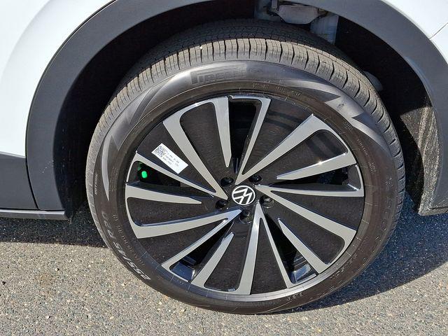 new 2025 Volkswagen ID.4 car, priced at $44,527