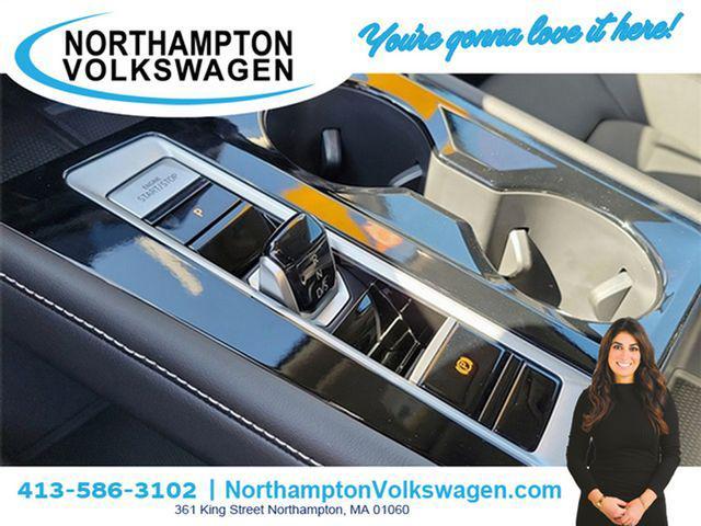 new 2024 Volkswagen Atlas car, priced at $42,000