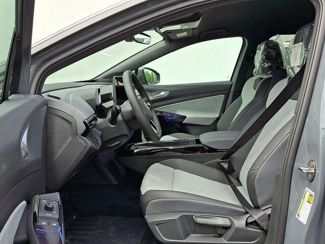 new 2025 Volkswagen ID.4 car, priced at $40,804