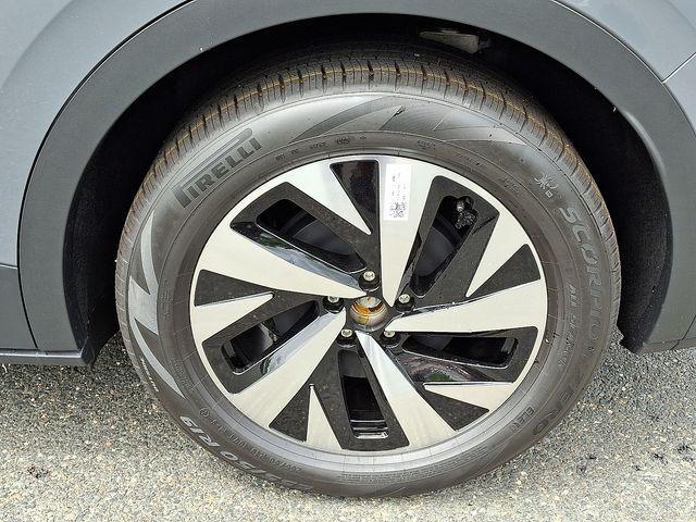 new 2025 Volkswagen ID.4 car, priced at $40,804