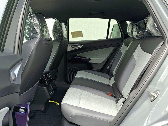new 2025 Volkswagen ID.4 car, priced at $40,804