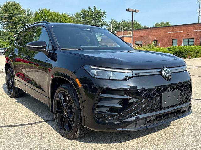 new 2025 Volkswagen Tiguan car, priced at $37,205