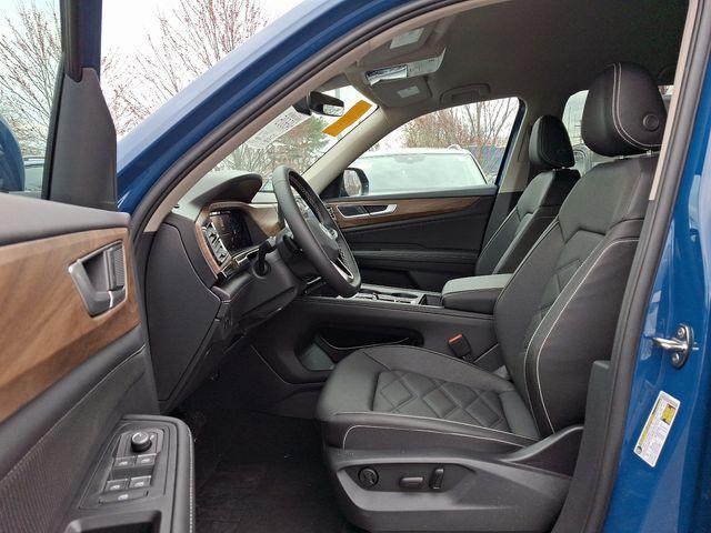 new 2025 Volkswagen Atlas car, priced at $37,002