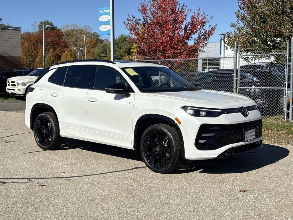 new 2025 Volkswagen Tiguan car, priced at $39,239