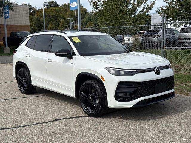 new 2025 Volkswagen Tiguan car, priced at $38,052