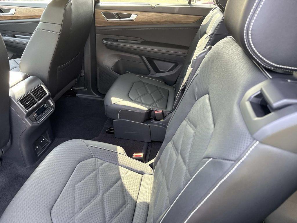 new 2026 Volkswagen Atlas car, priced at $49,424