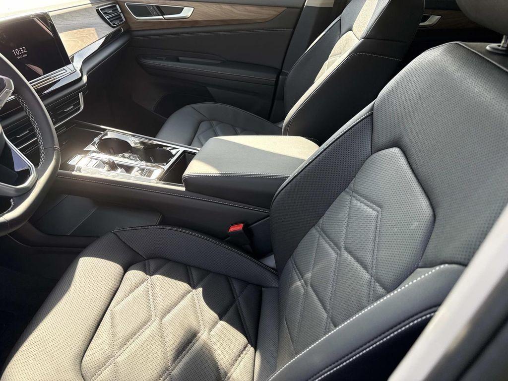 new 2026 Volkswagen Atlas car, priced at $49,424