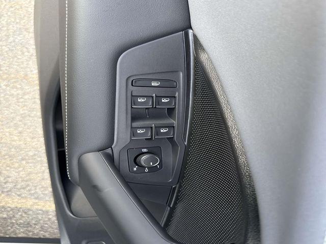new 2025 Volkswagen Tiguan car, priced at $35,355