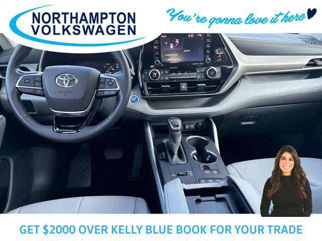 used 2020 Toyota Highlander Hybrid car, priced at $27,082
