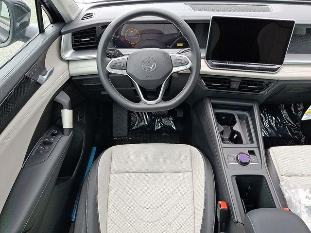 new 2025 Volkswagen Tiguan car, priced at $34,928