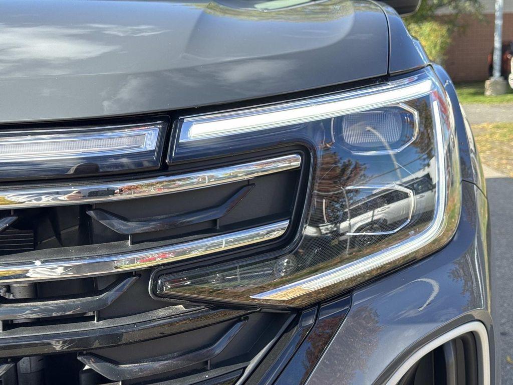 new 2025 Volkswagen Atlas car, priced at $46,245