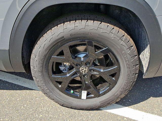 new 2025 Volkswagen Atlas car, priced at $43,745