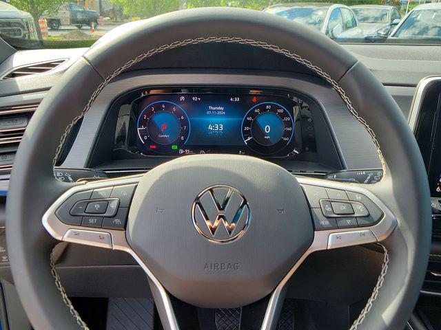 new 2024 Volkswagen Atlas Cross Sport car, priced at $40,000