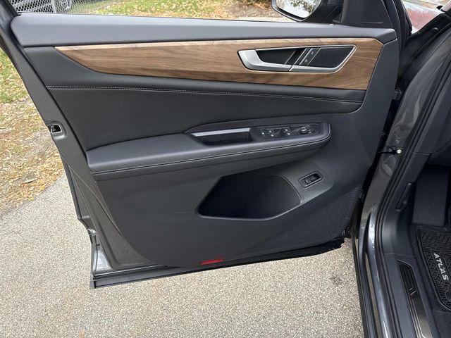 new 2025 Volkswagen Atlas car, priced at $43,283