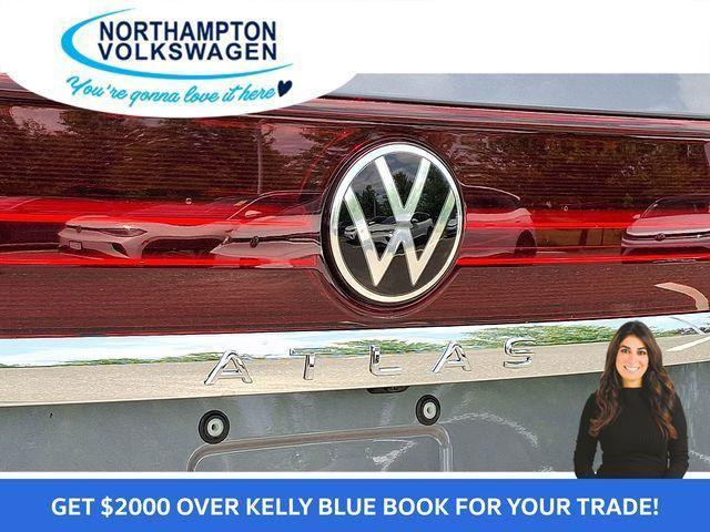 new 2025 Volkswagen Atlas car, priced at $40,533