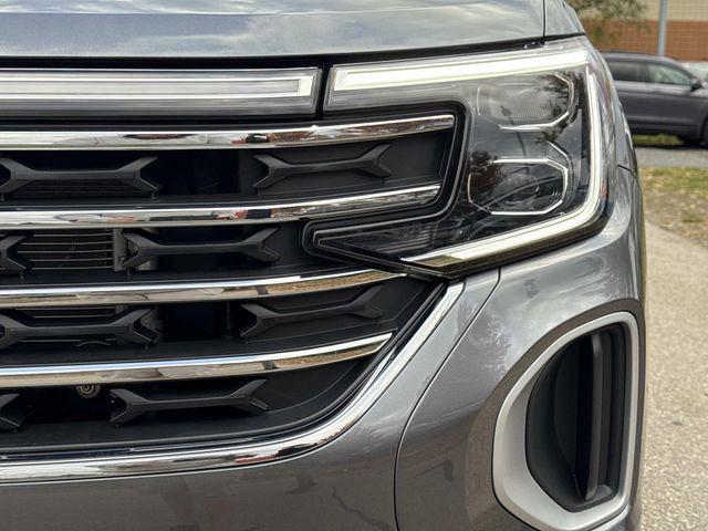 new 2025 Volkswagen Atlas car, priced at $43,283