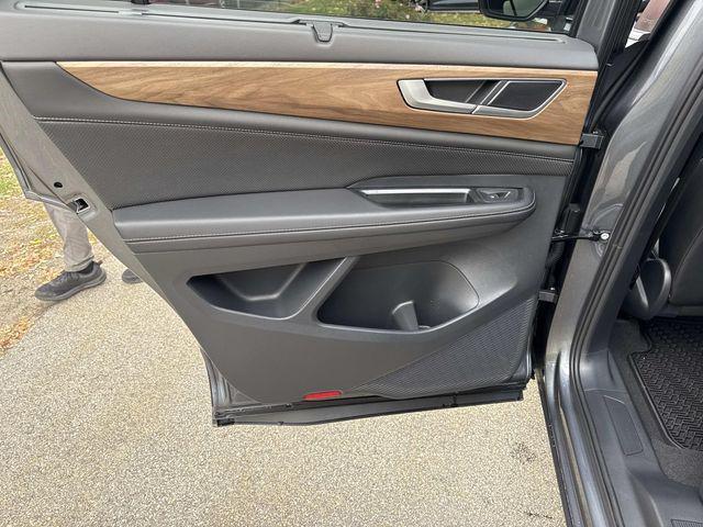 new 2025 Volkswagen Atlas car, priced at $43,283