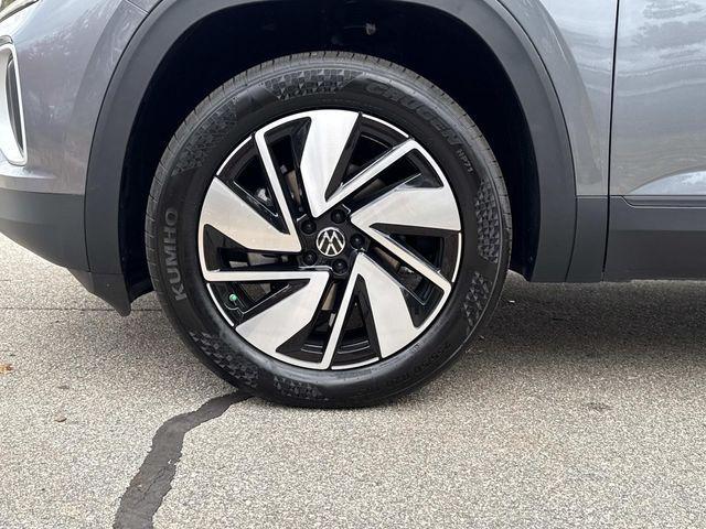 new 2025 Volkswagen Atlas car, priced at $43,283