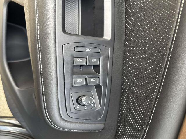 new 2025 Volkswagen Atlas car, priced at $43,283