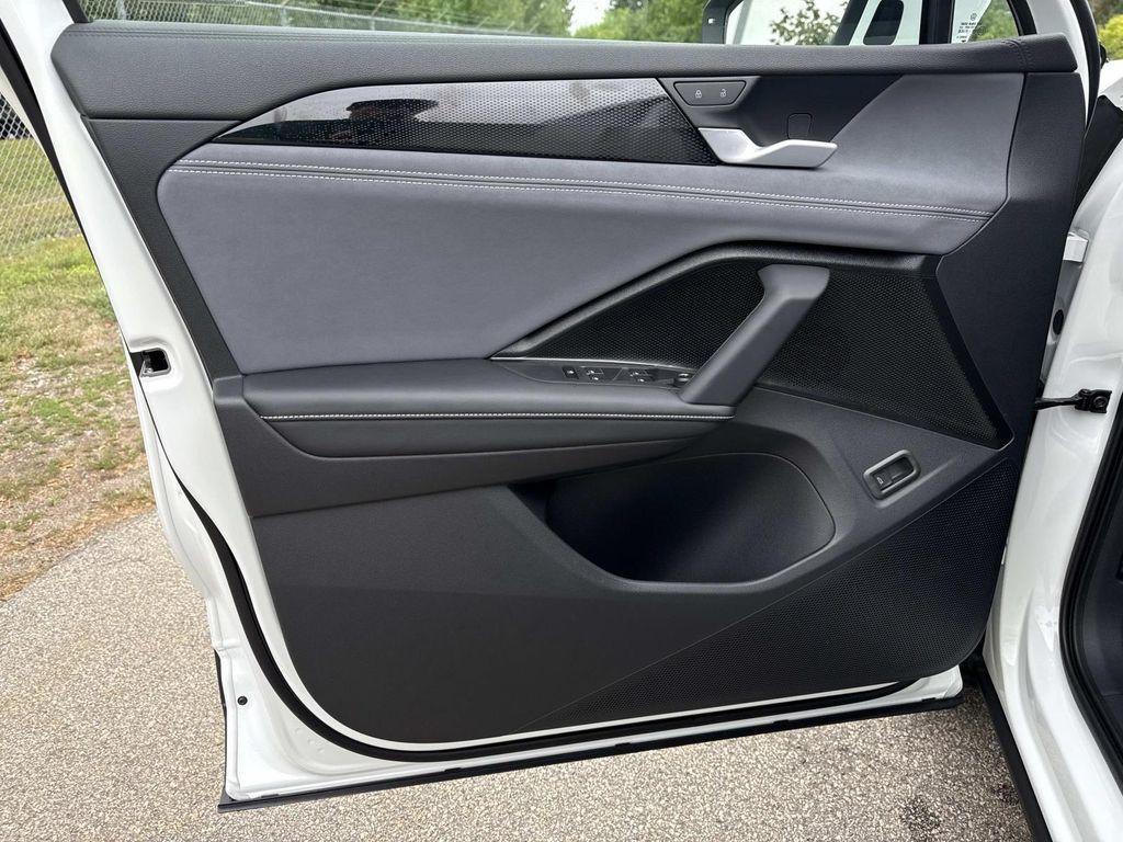 new 2025 Volkswagen Tiguan car, priced at $35,534
