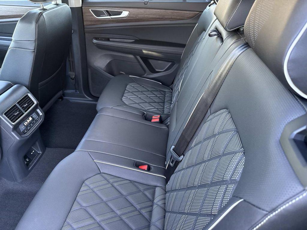 new 2026 Volkswagen Atlas car, priced at $56,264