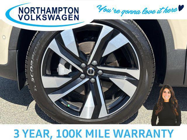 used 2025 Volvo XC40 car, priced at $38,998