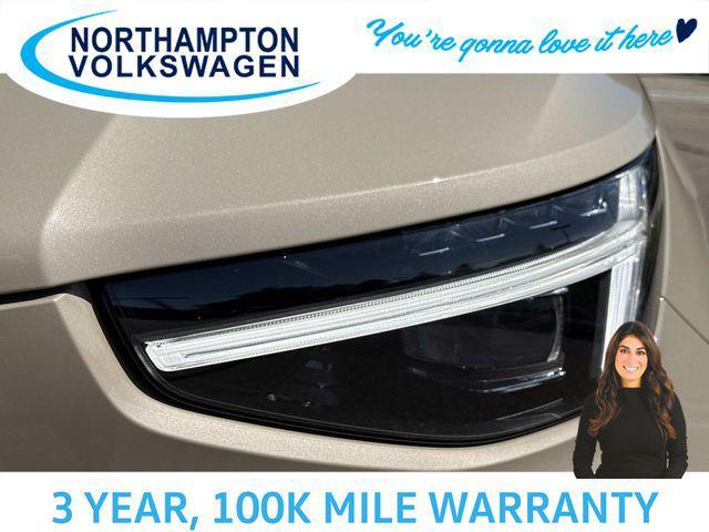 used 2025 Volvo XC40 car, priced at $38,998