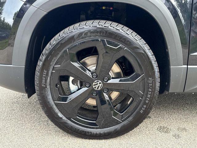 new 2025 Volkswagen Taos car, priced at $36,294