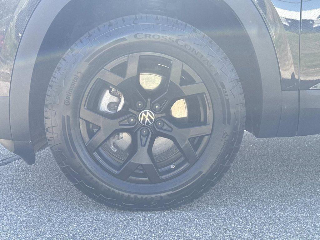 used 2025 Volkswagen Atlas car, priced at $40,985