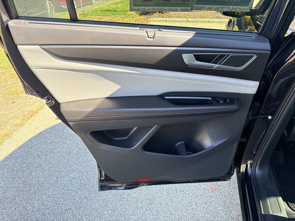 used 2025 Volkswagen Atlas car, priced at $40,985