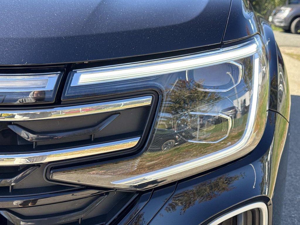 used 2025 Volkswagen Atlas car, priced at $40,985