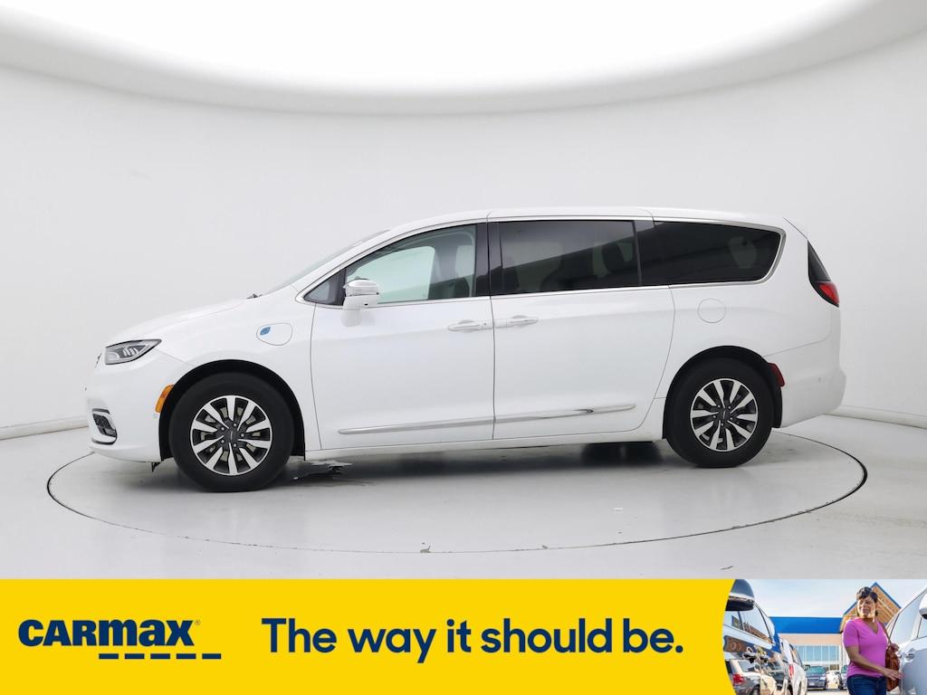 used 2022 Chrysler Pacifica Hybrid car, priced at $33,998