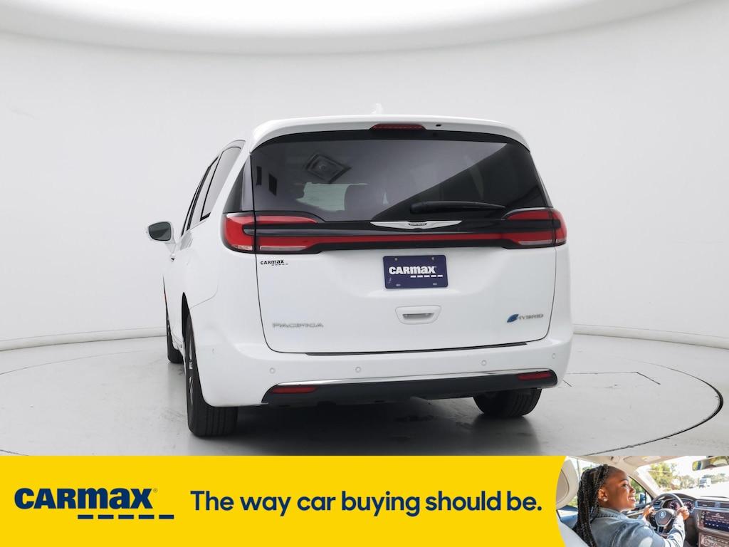 used 2022 Chrysler Pacifica Hybrid car, priced at $33,998