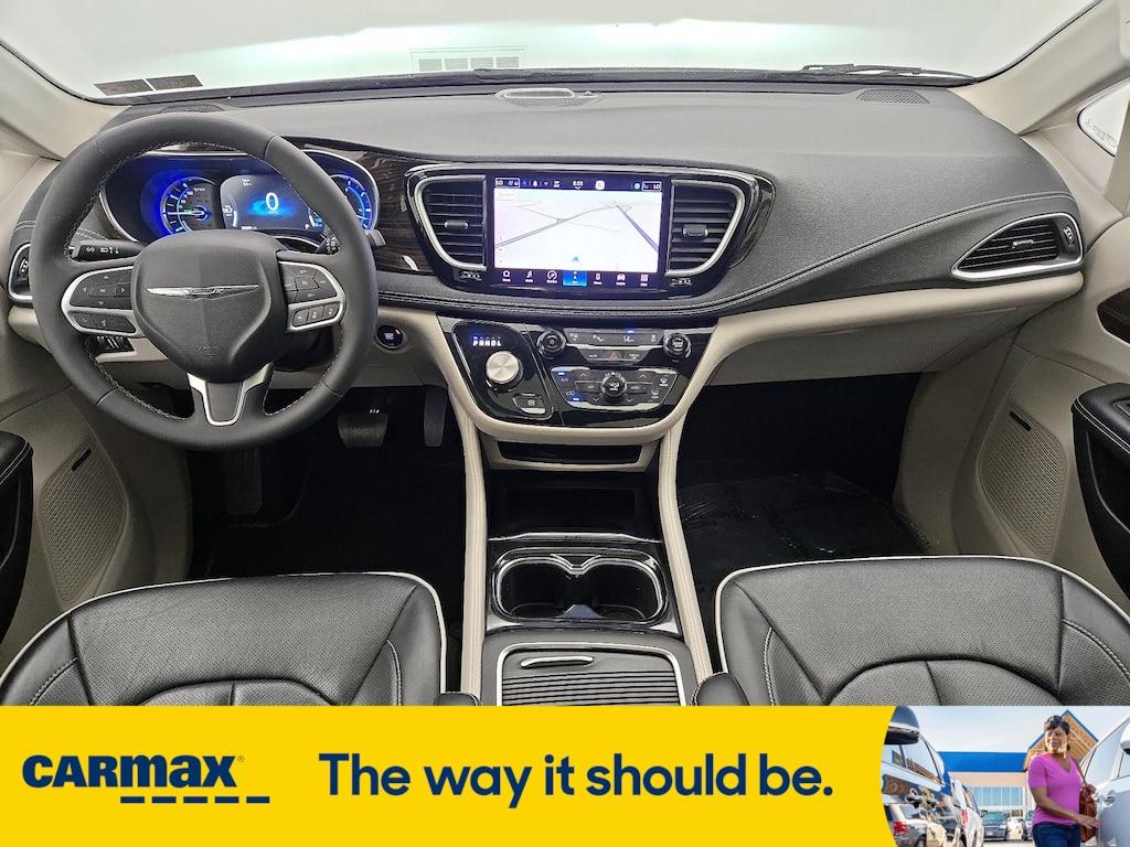 used 2022 Chrysler Pacifica Hybrid car, priced at $33,998