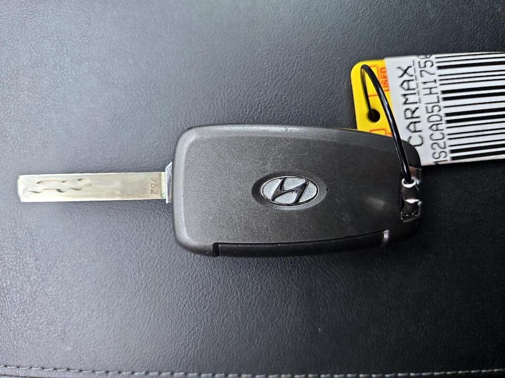 used 2020 Hyundai Santa Fe car, priced at $18,998