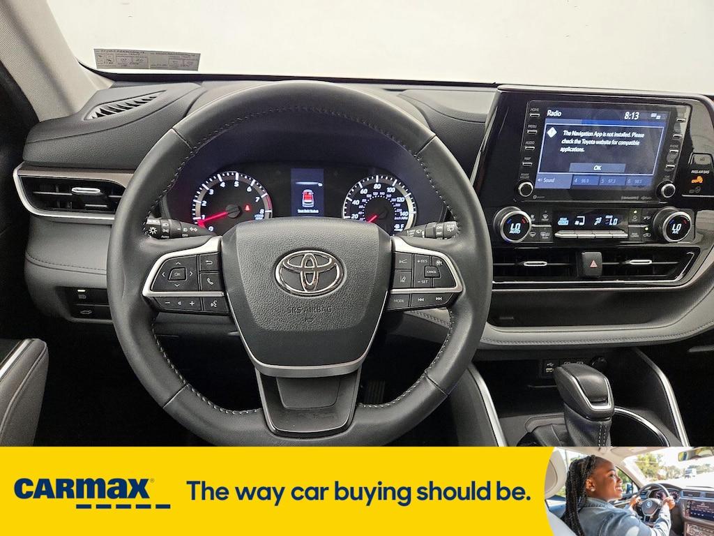 used 2022 Toyota Highlander car, priced at $37,998