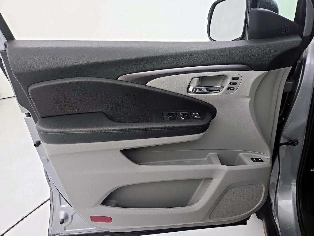 used 2022 Honda Pilot car, priced at $33,998