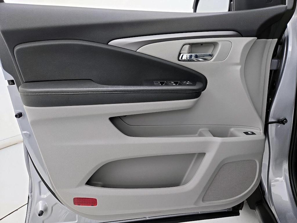 used 2021 Honda Pilot car, priced at $30,998