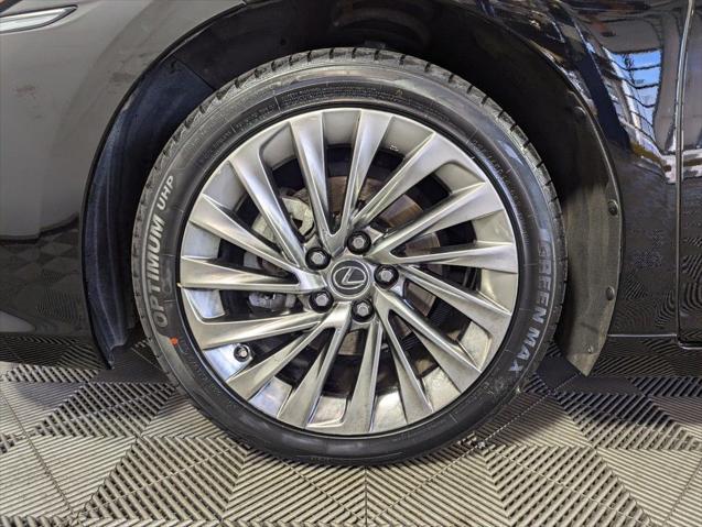 used 2019 Lexus ES 350 car, priced at $29,687