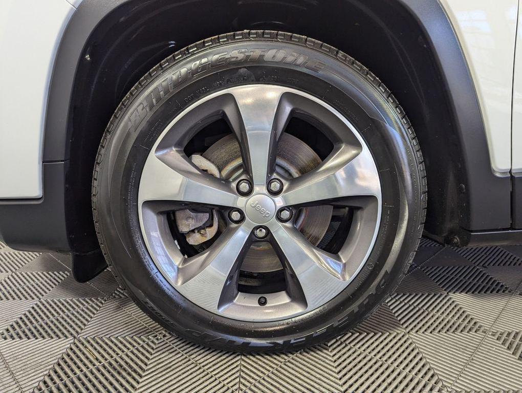 used 2020 Jeep Cherokee car, priced at $16,932