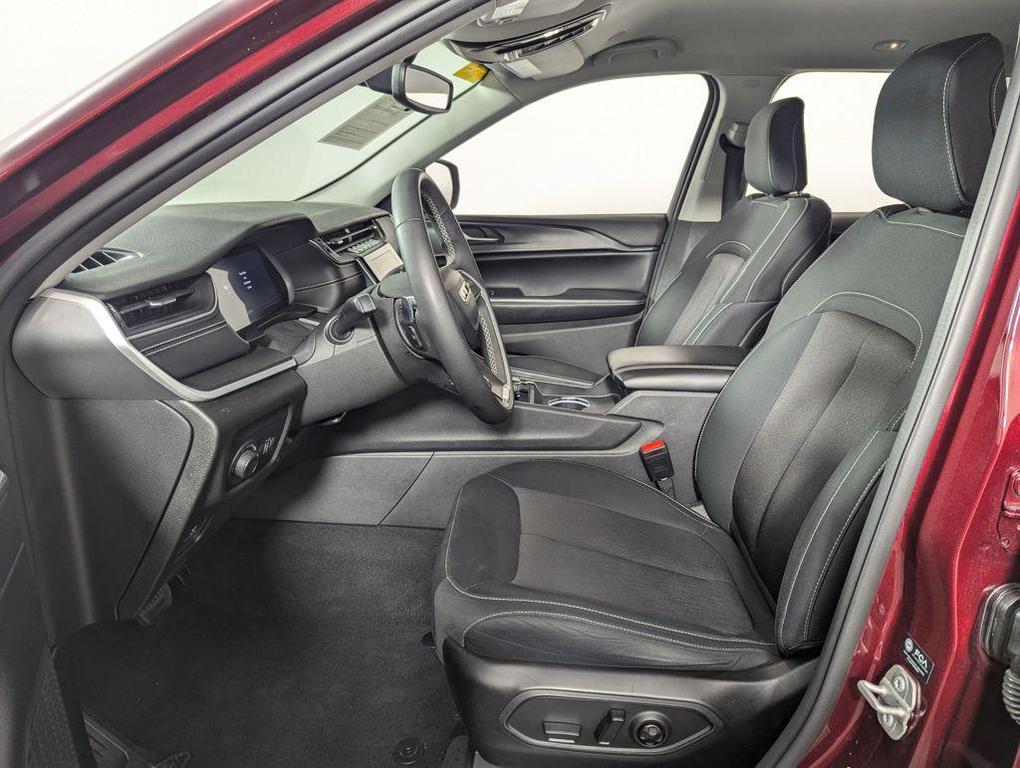 used 2024 Jeep Grand Cherokee car, priced at $23,646