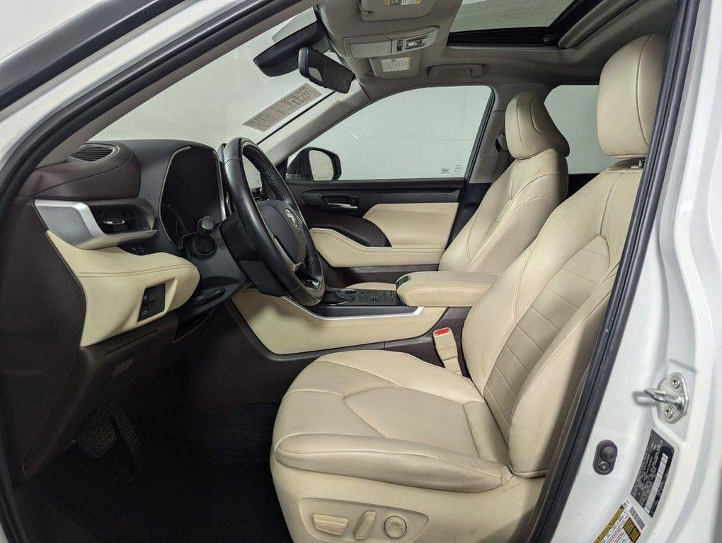 used 2020 Toyota Highlander car, priced at $28,997